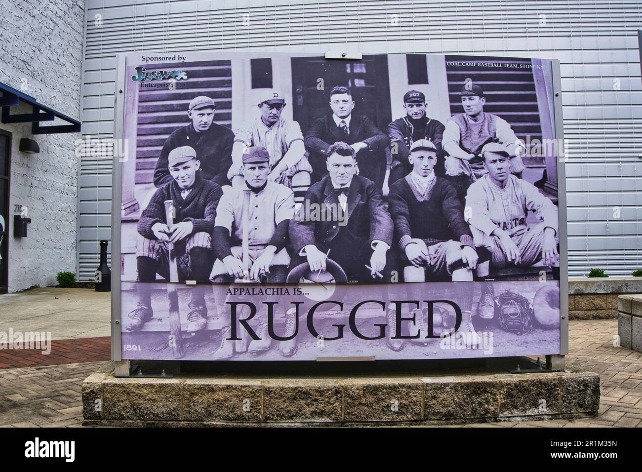 Arte callejero en la imagen del equipo de béisbol Pikeville Ky Coal Company Foto de stock