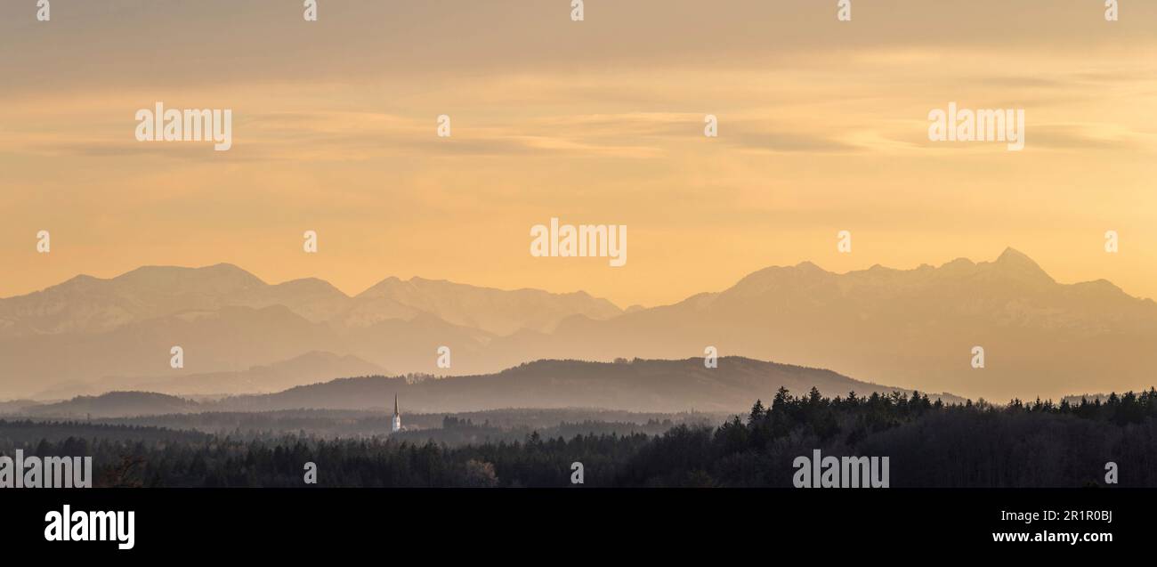 Alemania, Baviera, montañas, paisaje, hora dorada Foto de stock