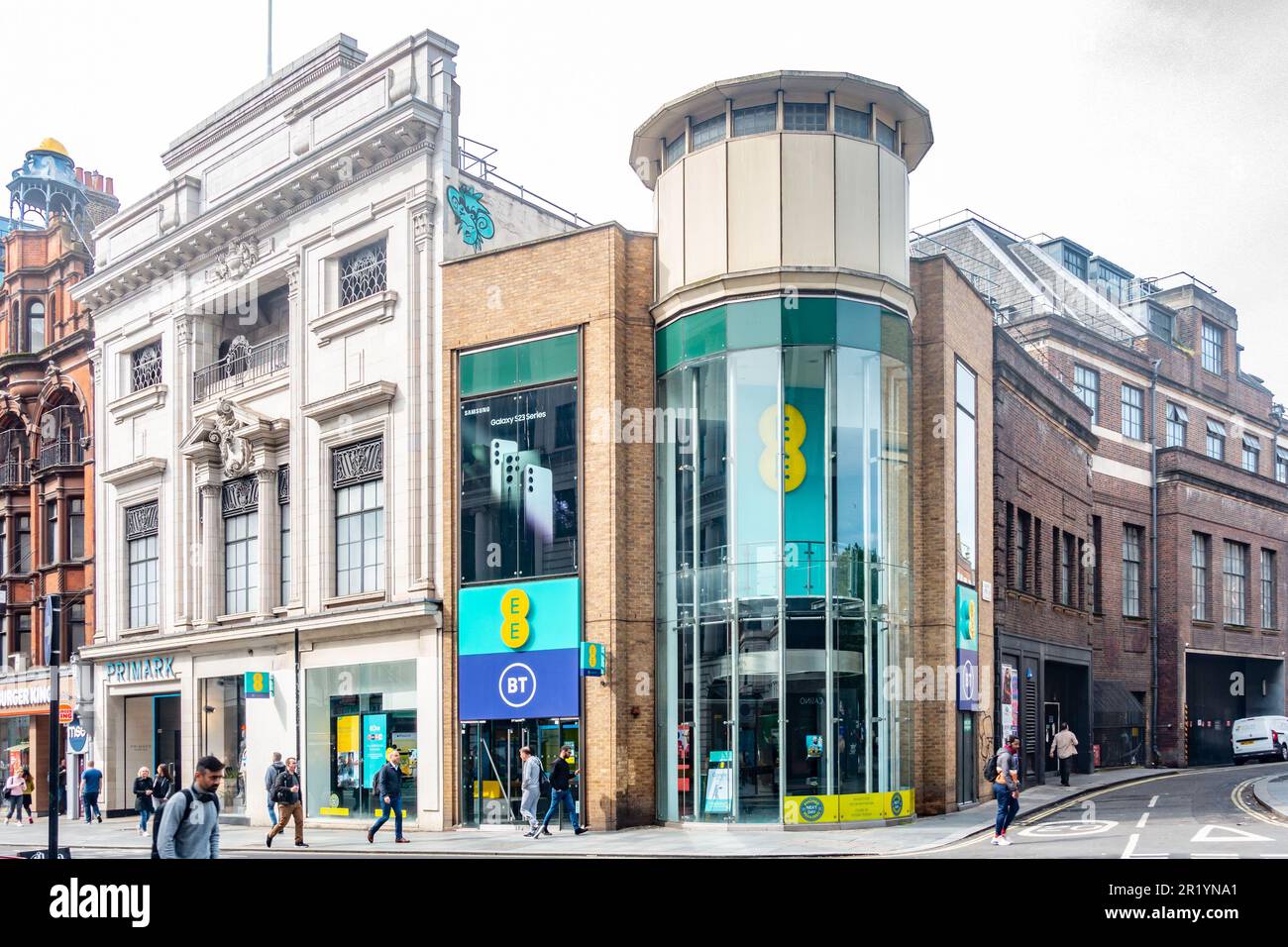 La tienda EE en Tottenham Court Road en Londres, Reino Unido Foto de stock