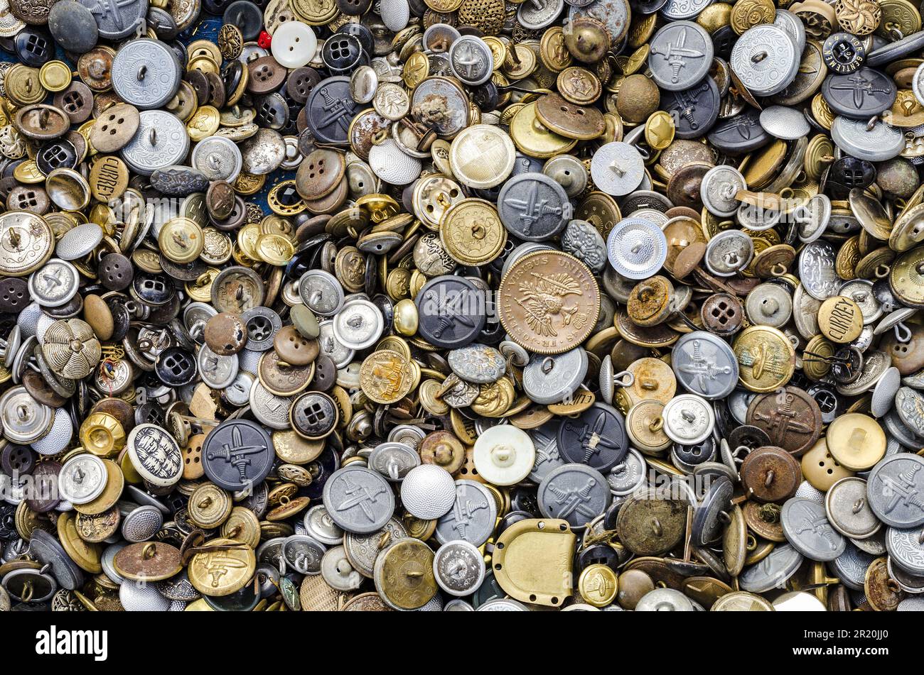 Colección de varios botones de ropa vintage para el fondo Foto de stock