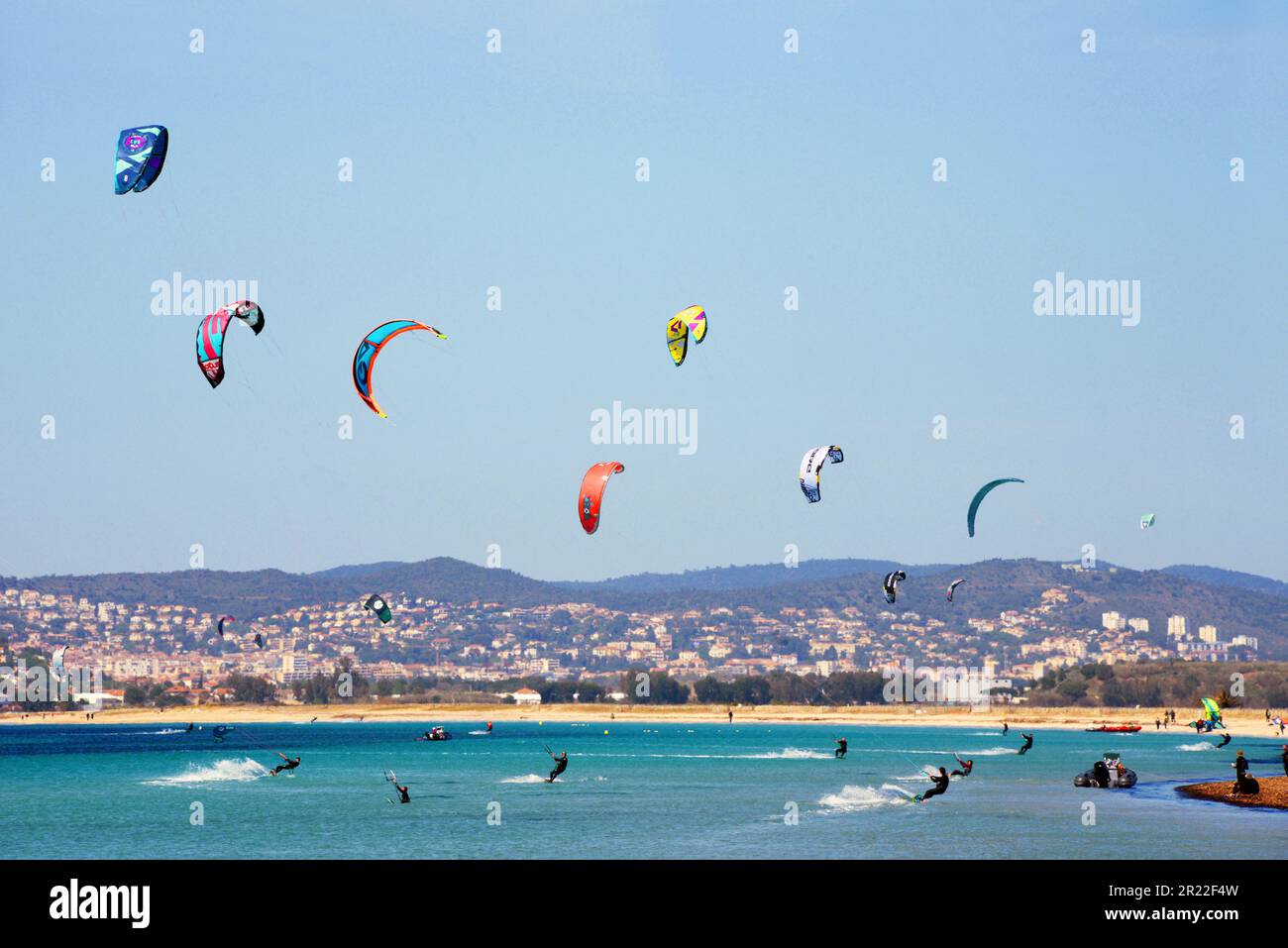 Kite surf en la península de Giens, Francia, Córcega, Giens Foto de stock