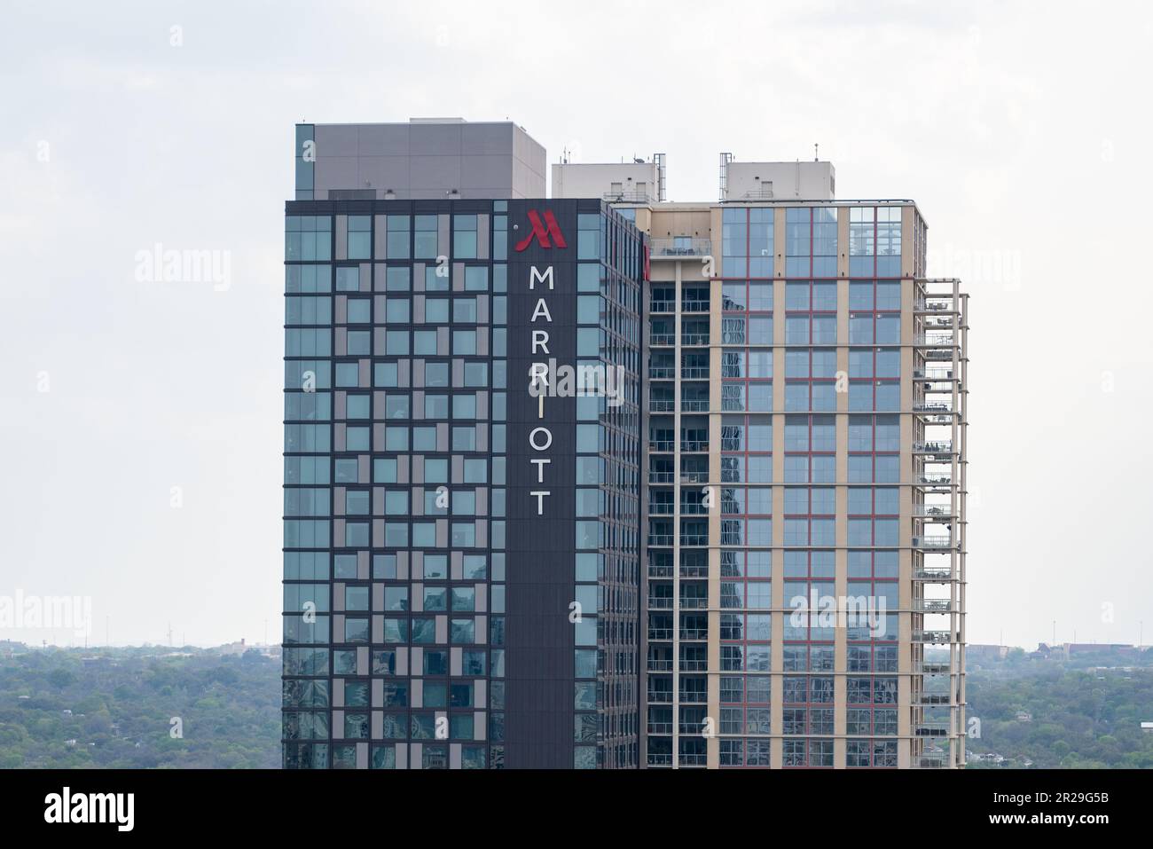 Estados Unidos. 09th de marzo de 2023. Primer plano del edificio del hotel JW Marriott en Austin, Texas, con el logotipo visible, 9 de marzo de 2023. (Foto de Smith Collection/Gado/Sipa USA) Crédito: SIPA USA/Alamy Live News Foto de stock