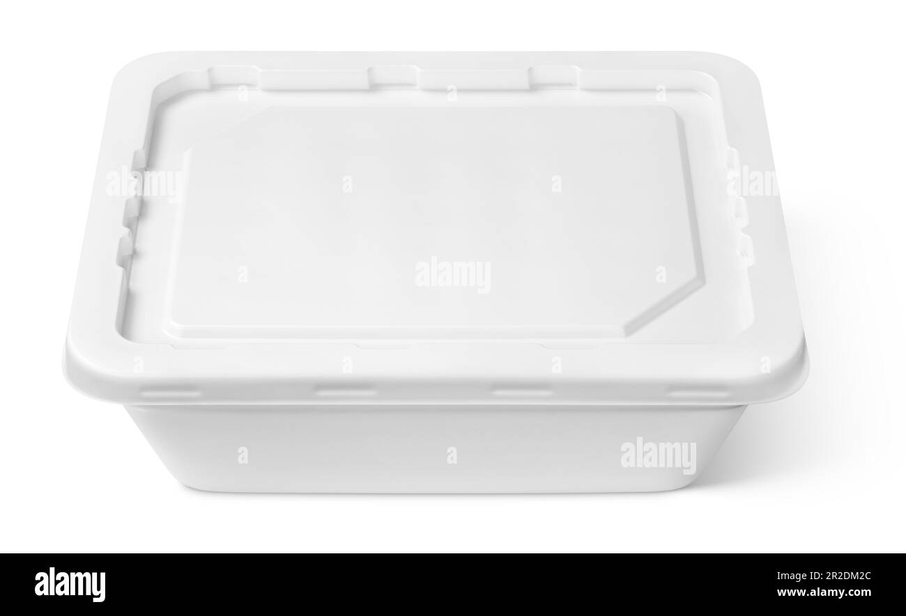 Contenedor de alimentos blanco de espuma de poliestireno con tapa de plástico aislado en fondo blanco con ruta de recorte Foto de stock