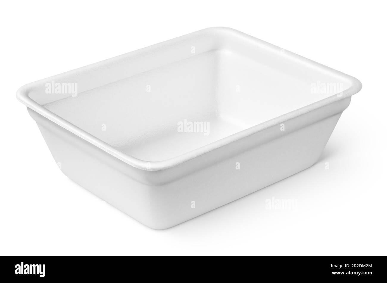 Contenedor de alimentos de espuma de poliestireno vacío o placa de plástico aislado en fondo blanco con ruta de recorte Foto de stock