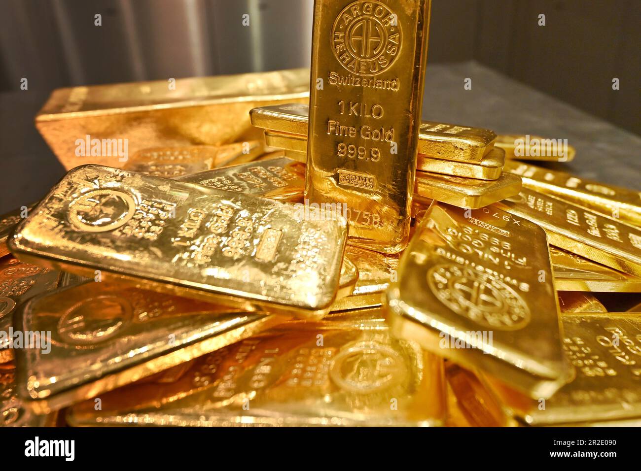 Munich, Alemania. 19th de mayo de 2023. Barras de oro de 1kg kg por valor  de aproximadamente 60.000 euros cada una, oro, oro fino 999,9 metal  precioso, inversión, registro de la propiedad