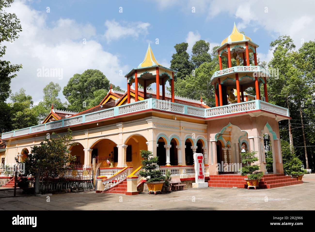 Templo budista Rong Thanh, Tan Chau, Vietnam, Indochina, Sudeste Asiático, Asia Foto de stock