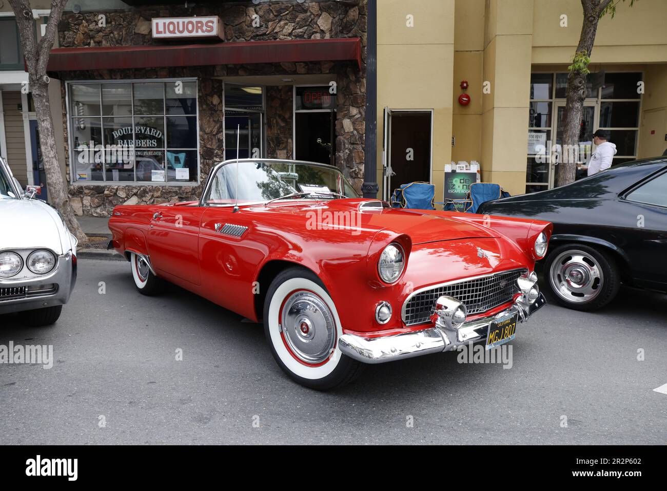 Petaluma, California, EE.UU. 20th de mayo de 2023. Los autos clásicos  americanos se exhiben en las calles de Petaluma California durante la  película anual Salute to American Graffiti. Este año marca el