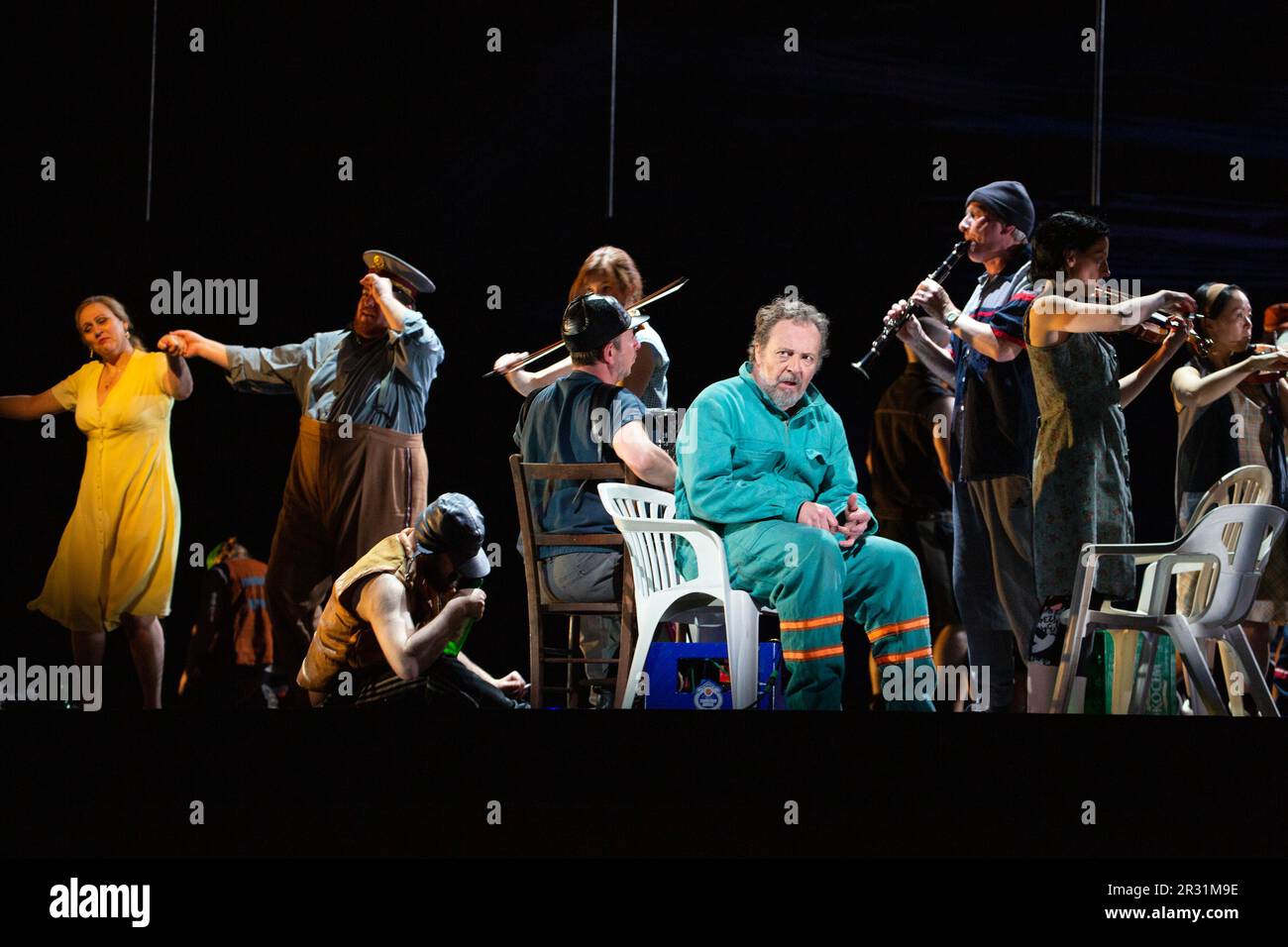 Wozzeck atormentado por su pareja bailando con el Drum Major