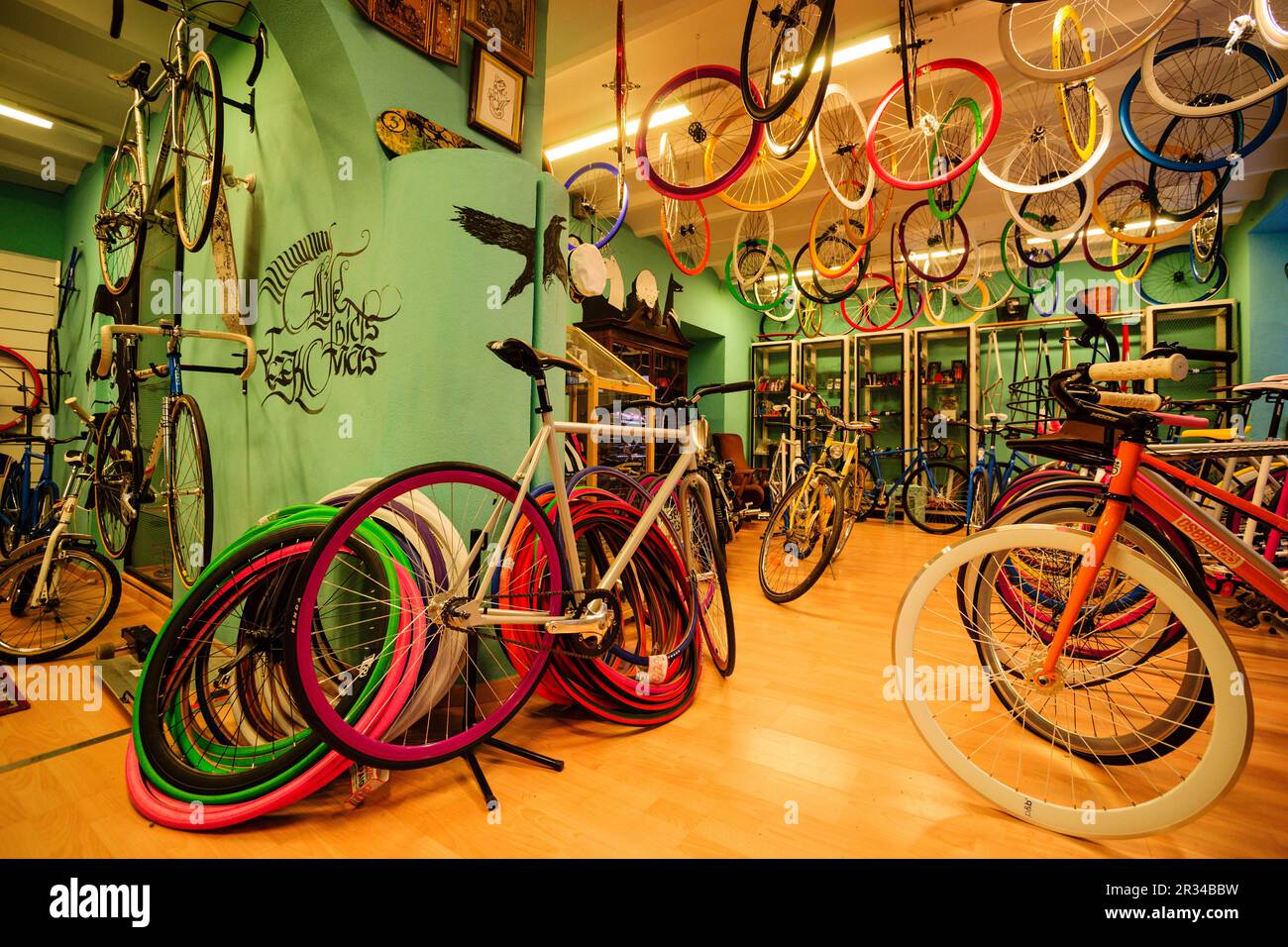 Tienda de bicicletas restaurada, Palma, mallorca, Islas baleares, España,  europa Fotografía de stock - Alamy