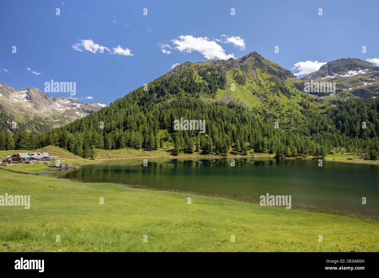 Lago Duisizkar en Estiria, Austria Foto de stock