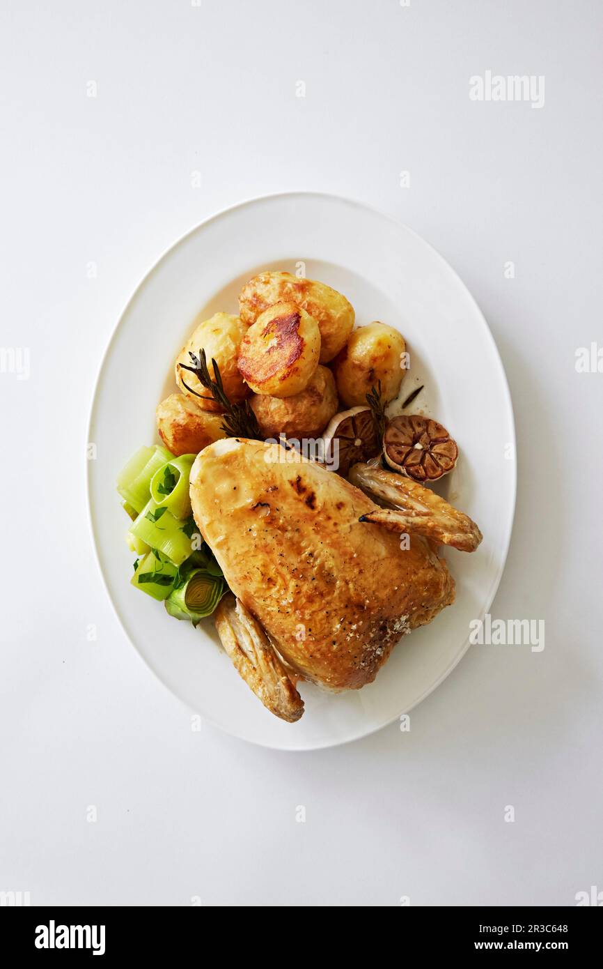 Corona de pollo asado fotografías e imágenes de alta resolución - Alamy Corona de pollo asado fotografías e imágenes de alta resolución - Alamy