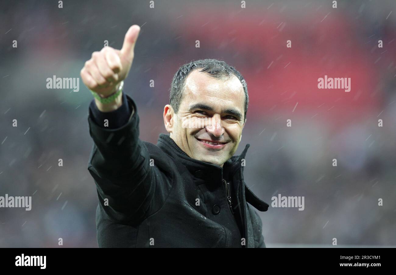 Roberto Martínez, manager del Wigan Athletic, celebra después de que el Wigan venciera a Millwall 2:0Millwall 04/04/13 Millwall V Wigan Athletic 04/04/13 FA Cup Semi Fi Foto de stock