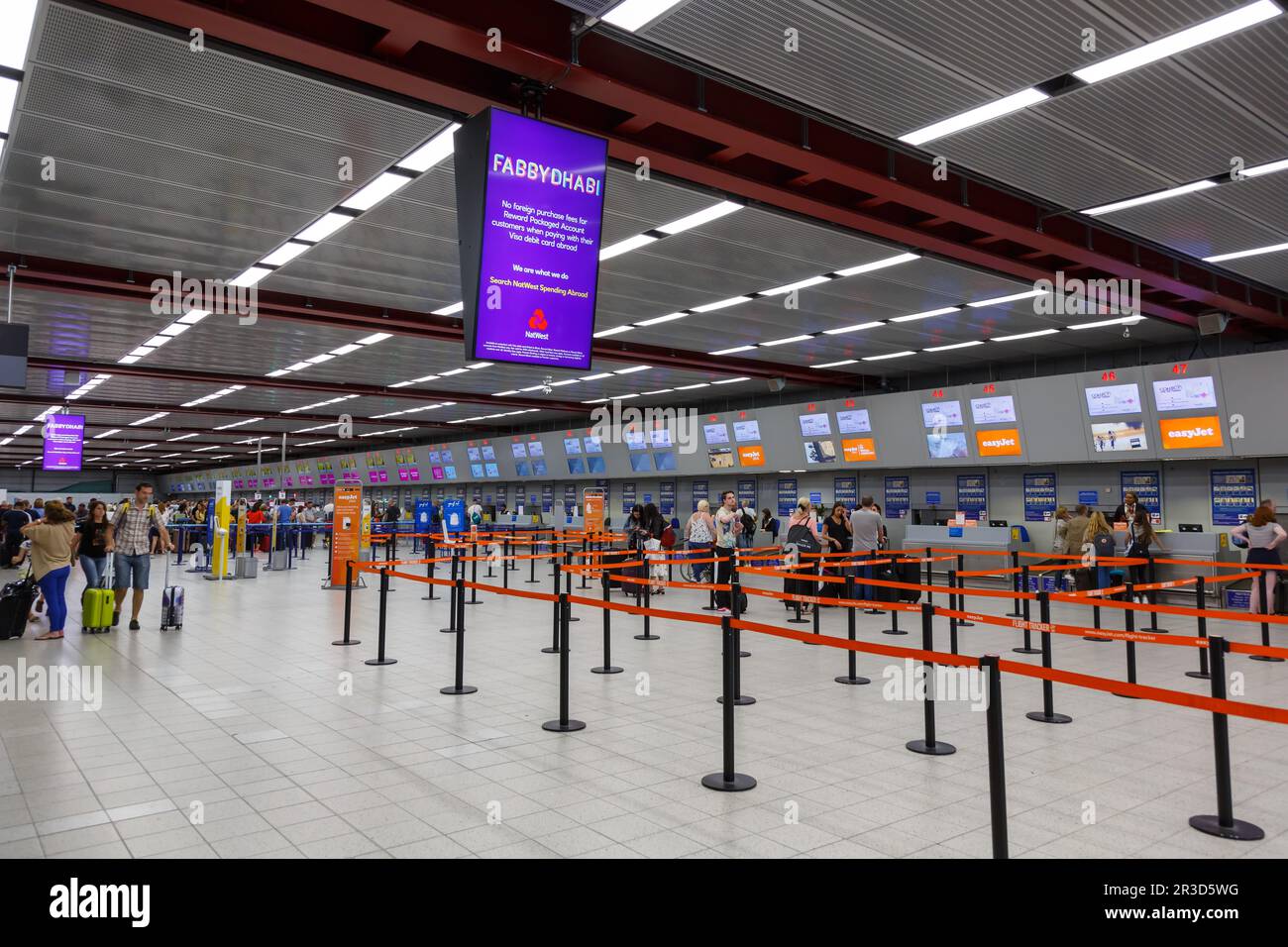 Luton, Vereinigtes Königreich - 8. Julio 2019: Aeropuerto de Londres Luton (LTN) Terminal en Vereinigten Königreich. Foto de stock