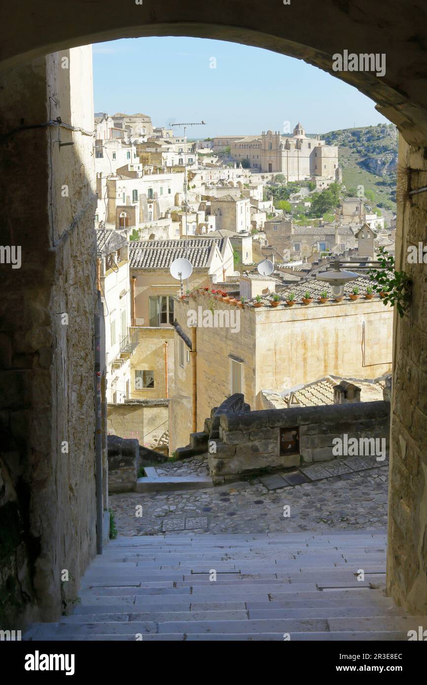 Escenas en barrios locales y calles antiguas de Matera, región de Basilicata de Italia Foto de stock