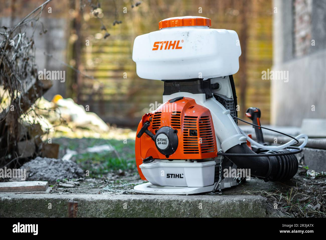 SR 450 Mochila pulverizadora de la marca alemana Stihl Fotografía de stock  - Alamy