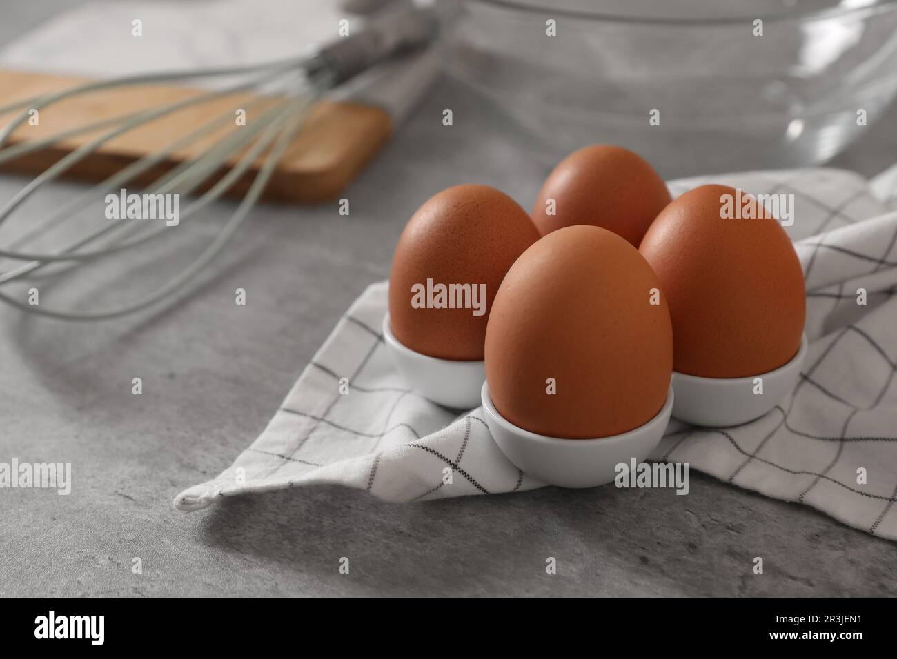 Batidor de huevo fotografías e imágenes de alta resolución - Alamy