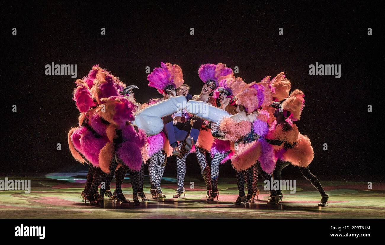 'La Cage Aux Folles' en el Inszenierung von Barrie Kosky an der