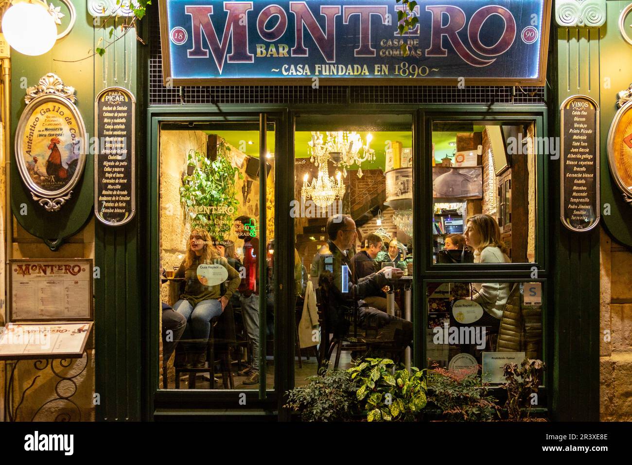 Bar, casa de comidas Montero, Salamanca, comunidad autónoma de Castilla y León, España. Foto de stock