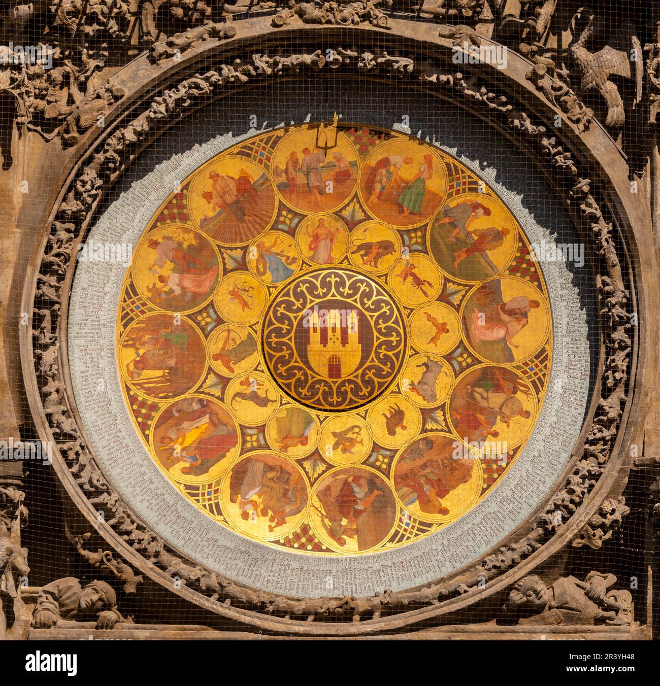 PRAGA, REPÚBLICA CHECA - Reloj astronómico en el antiguo ayuntamiento. Horologe. Praga Orloj. Foto de stock