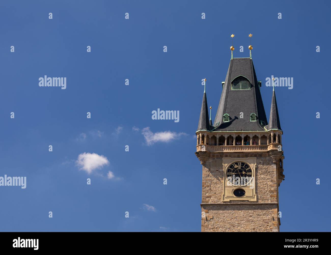 PLAZA DE LA CIUDAD VIEJA, PRAGA, REPÚBLICA CHECA, EUROPA -Top de la Torre del Reloj en la Plaza de la Ciudad Vieja, centro de Praga. Foto de stock