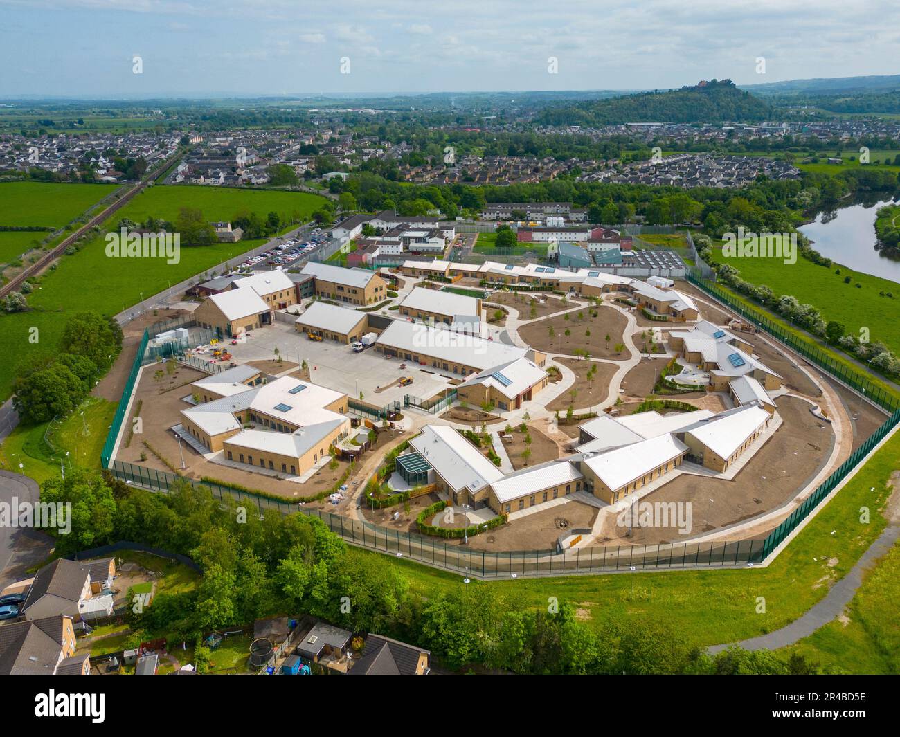 Vista aérea antes de la apertura de la nueva HMP y YOI Stirling una nueva prisión de mujeres en Escocia, Reino Unido Foto de stock