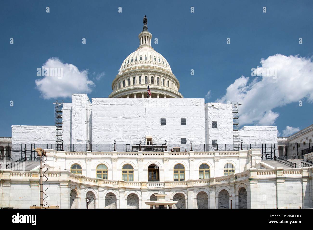 Washington, DC - Reparaciones en curso en el frente oeste de los Estados Unidos Edificio del Capitolio. El proyecto está destinado a limpiar y reparar el edificio histórico Foto de stock