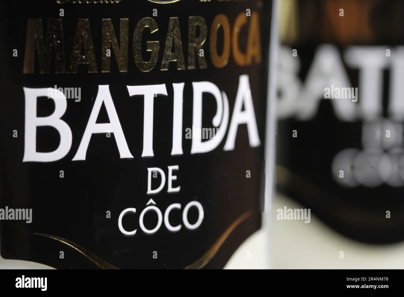 Viersen, Alemania - mayo de 9. 2023: Primer plano de la etiqueta de la  botella Batida de Coco Fotografía de stock - Alamy