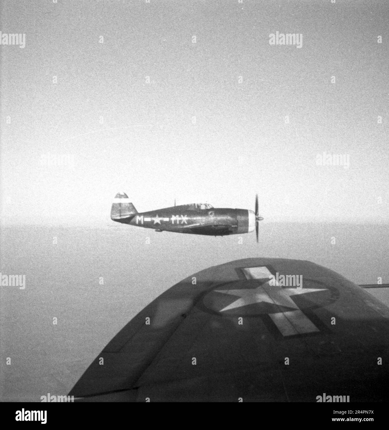 P-47D Thunderbolt Razorback - USAAF Fuerza Aérea del Ejército de los Estados Unidos República P-47D Thunderbolt Razorback - WW2 / WWII - 2. La guerra mundial sobre Europa Foto de stock