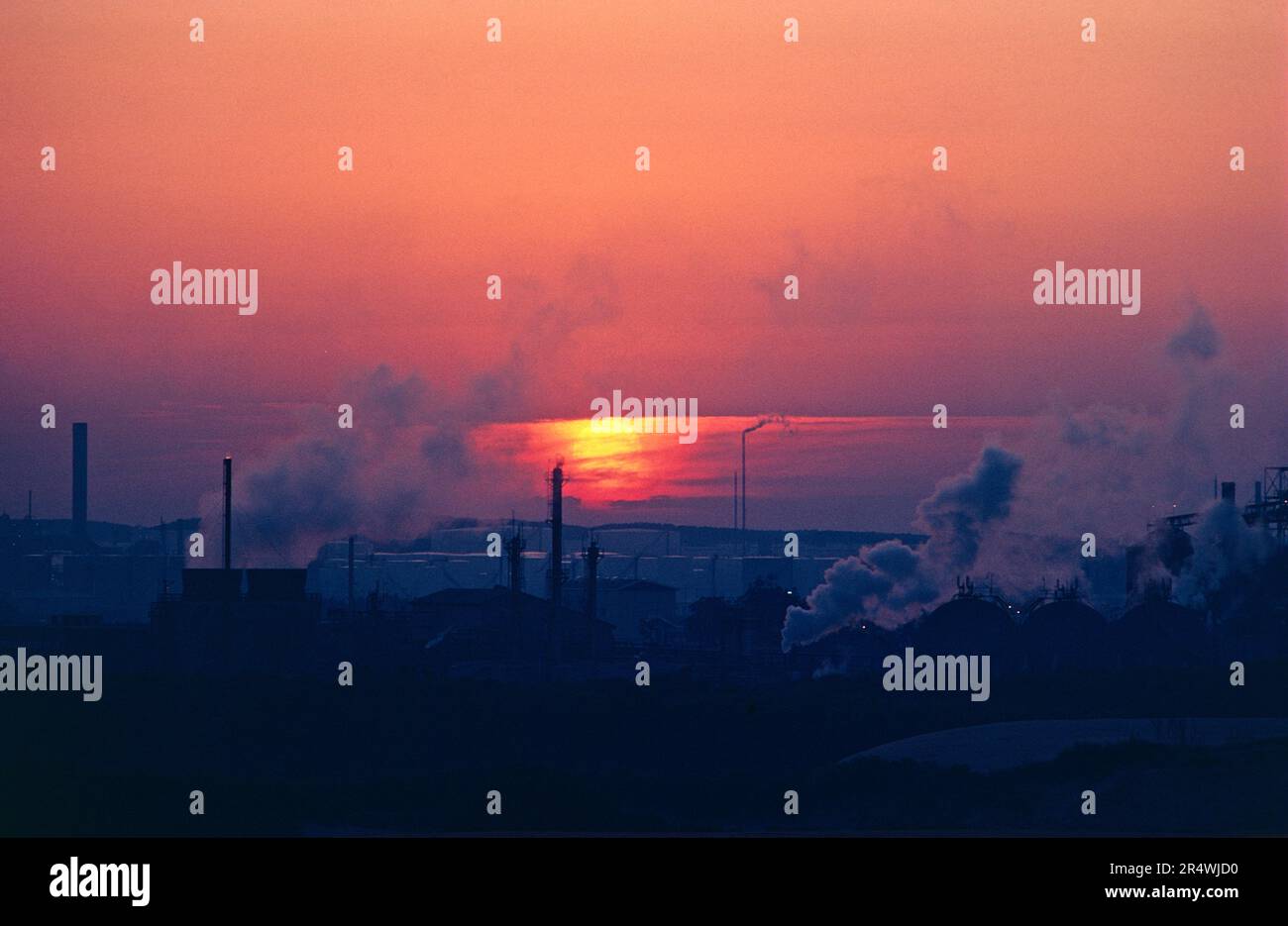 Australia. Industria. Petro chemicals horizonte industrial al amanecer. Foto de stock