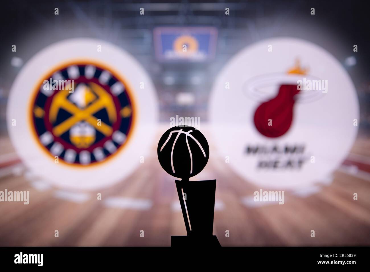 DENVER, EE.UU., 31 DE MAYO de 2023: Finales de la NBA Denver Nuggets vs Miami Heat. Silueta del Trofeo Larry O'Brien Championship para el ganador de la NBA Foto de stock
