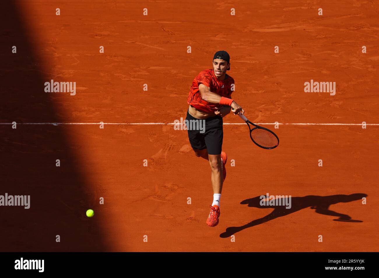 Francisco Cerundolo de Argentina durante el Abierto de Francia 2023