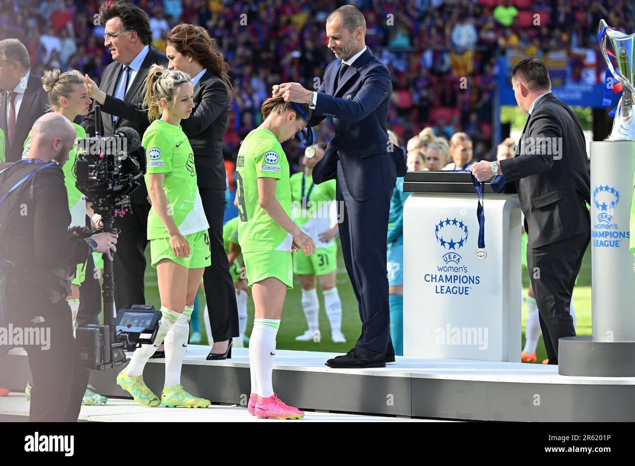Por qué la Selección España usa la camiseta de la Selección femenina en el  partido contra la República Checa en la Nations League 2022-2023