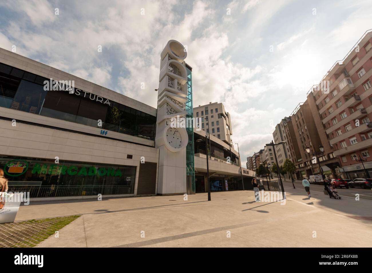 Gran bulevar el vasco, Oviedo, España 14 de mayo de 2023 Edificio
