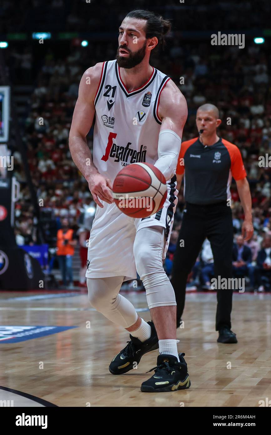 Milán, Italia. 09th de junio de 2023. Tornike Shengelia #21 de Virtus  Segafredo Bologna en acción durante LBA Lega Basket A Finals 2023 Juego 1  entre EA7 Emporio Armani Milan y Virtus