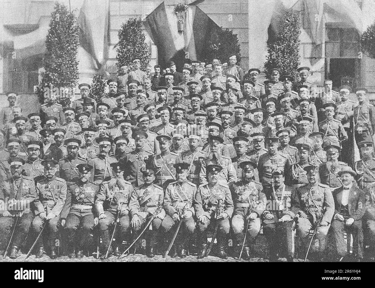 Un grupo de oficiales del Regimiento Samogiano del Imperio Ruso. Foto tomada en 1911. Foto de stock