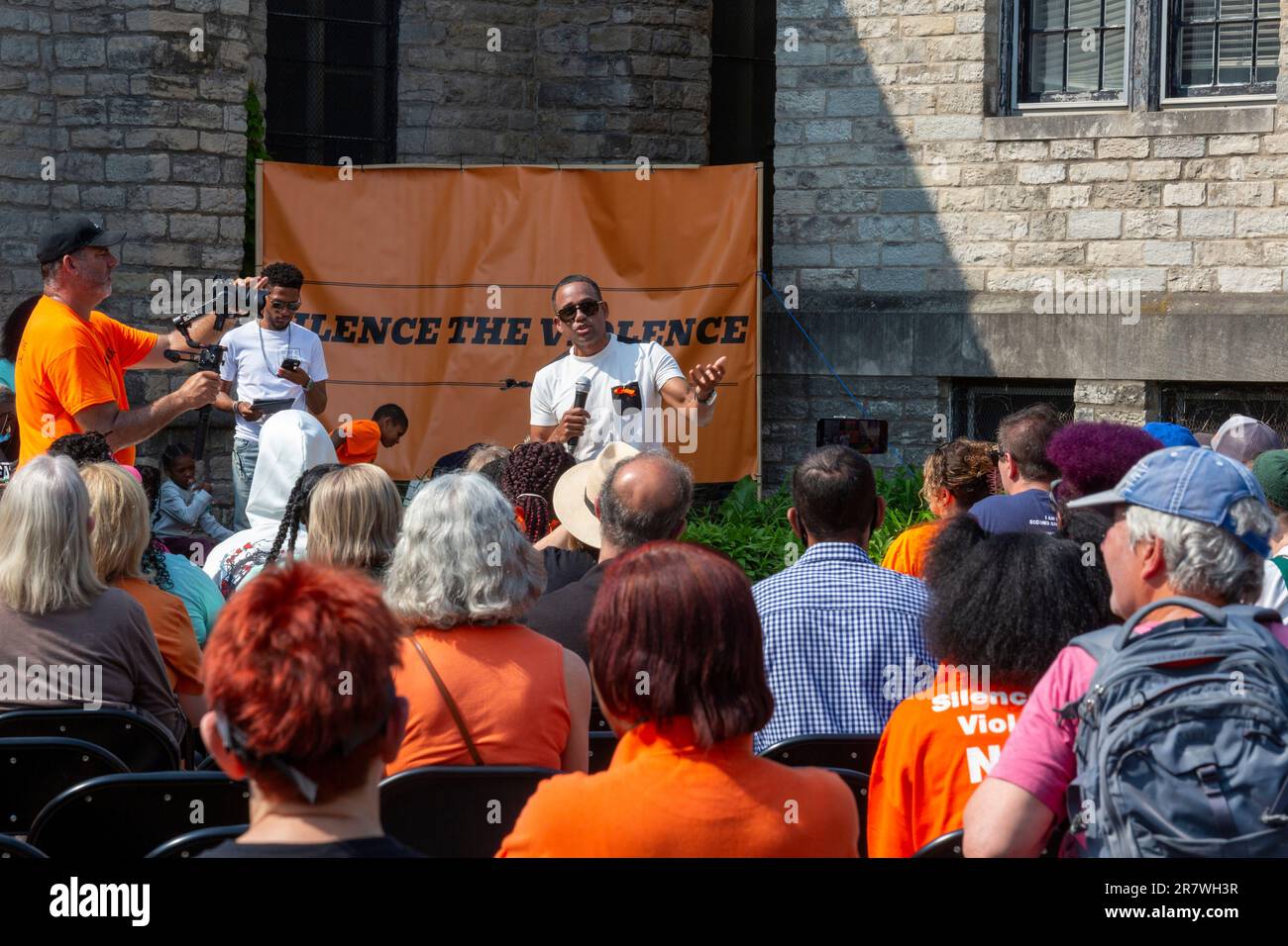 Detroit, Michigan, EE.UU. 17º de junio de 2023. El actor Hill Harper habló en una marcha y manifestación de Silencio a la Violencia. El evento protestaba por los tiroteos masivos casi diarios que, a finales de mayo, han dejado 760 niños y adolescentes muertos y casi 2.000 más heridos este año. Crédito: Jim West/Alamy Live News Foto de stock