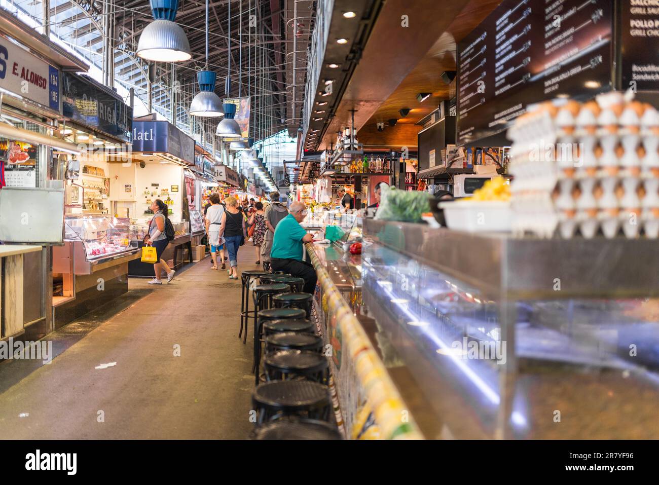 Bar de tapas y restaurante en La Boquería. La Boqueria St Josep es un