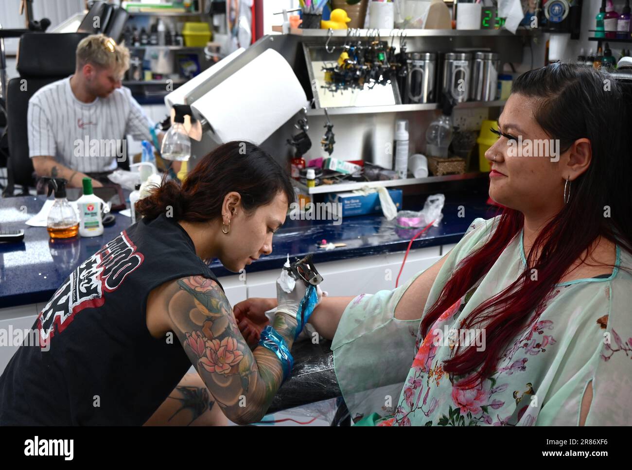 TATTOO UK UXBRIDGE tiene dos tiendas ahora, la primera en Cowley Road y