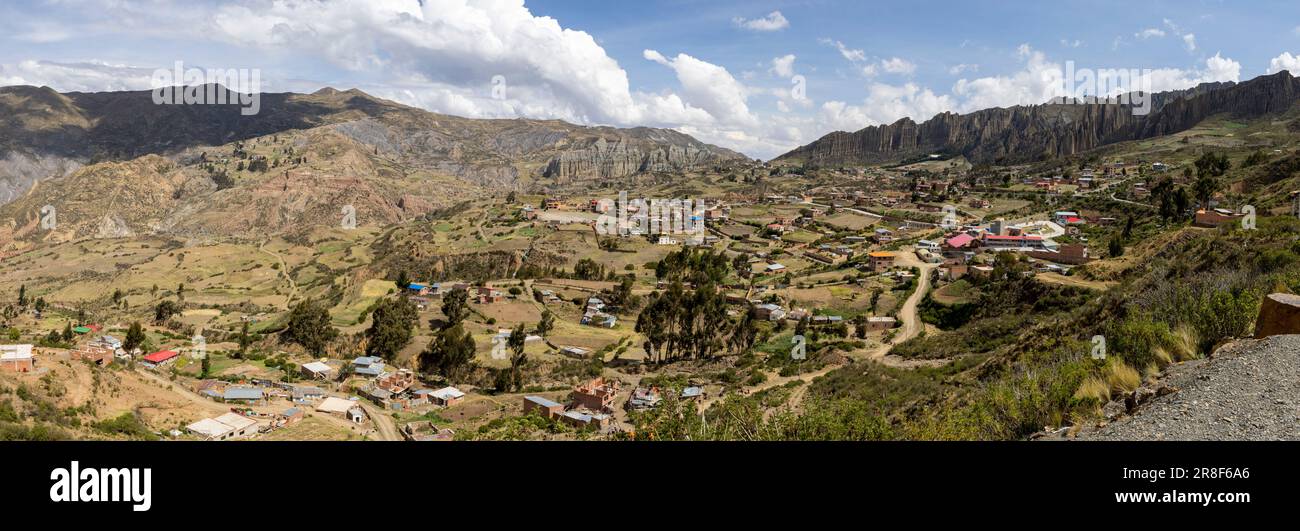 Valle de las Animas, paisaje con formaciones rocosas especiales en las afueras de La Paz en los Andes bolivianos - viajando y explorando América del Sur Foto de stock