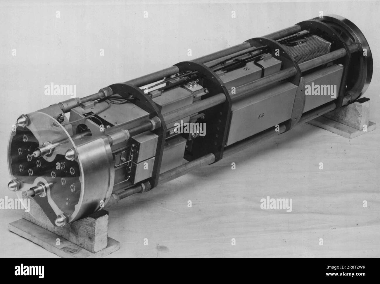 Repetidor sumergido. Modelo prototipo de equipo eléctrico de un repetidor  sumergido. 1 de enero de 1948. (Foto por H.M. Postmaster-General Fotografía  de stock - Alamy