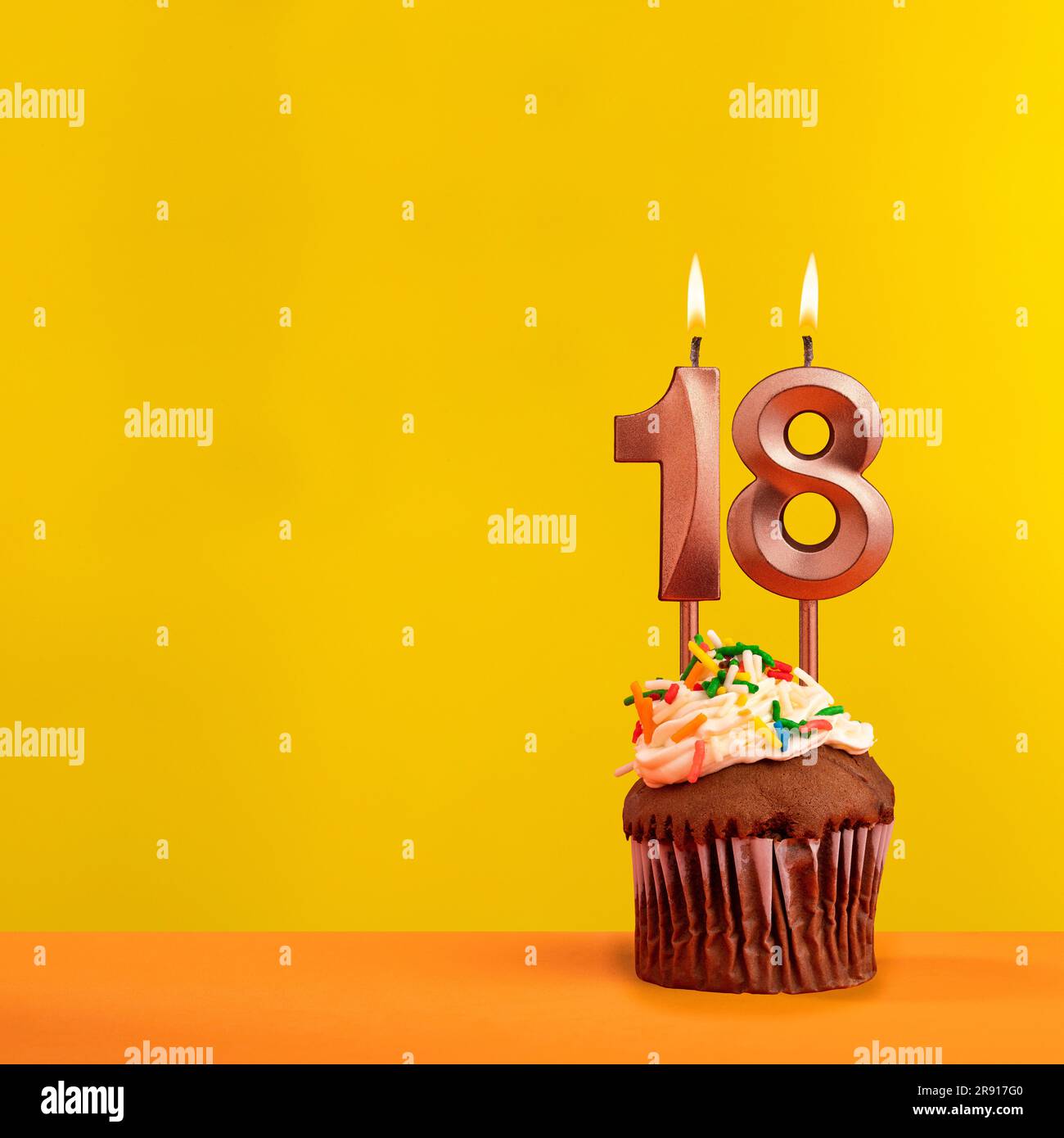 Aniversario Cumpleaños velas mostrando Nr. 18 Fotografía de stock