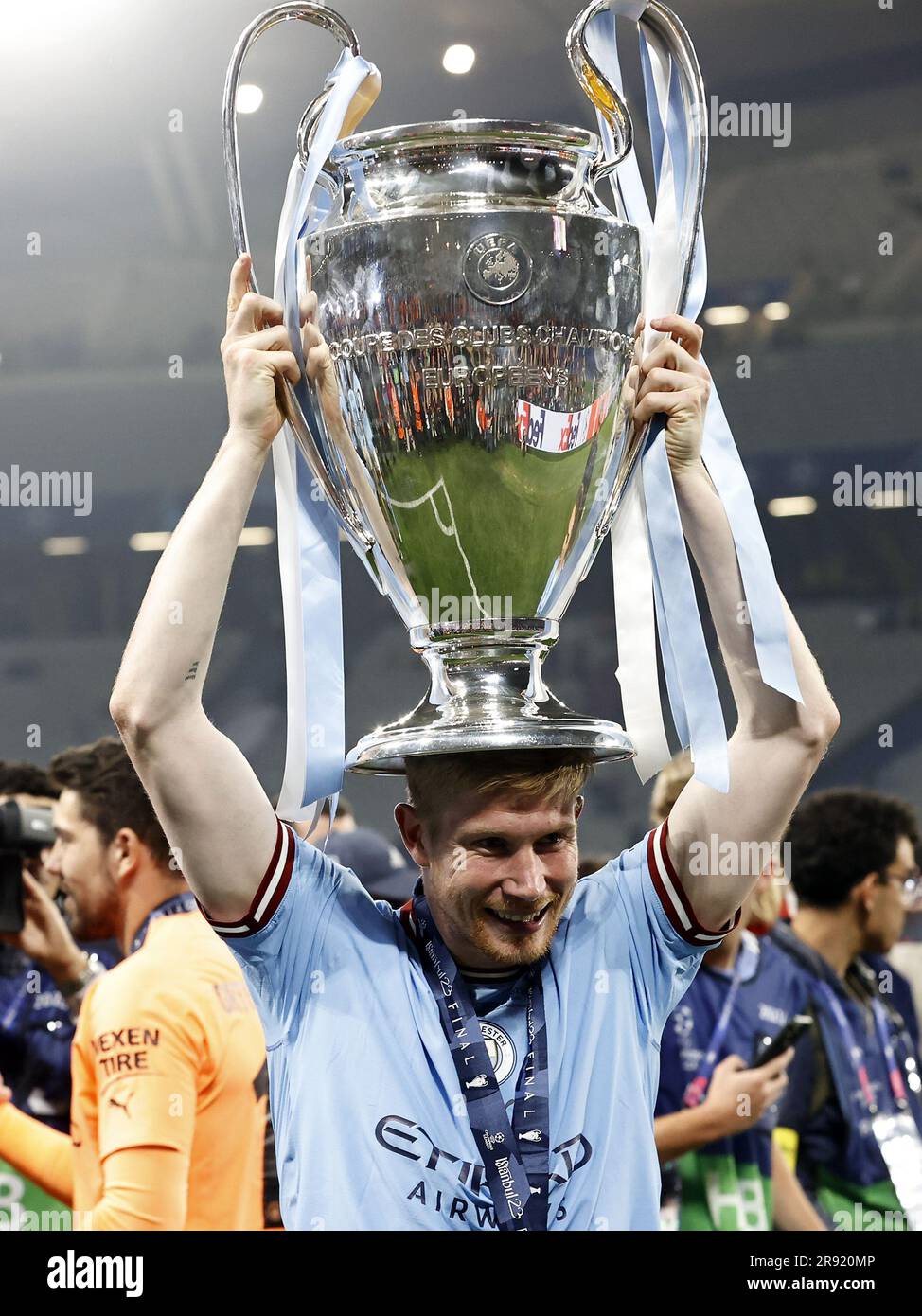 ESTAMBUL - Kevin De Bruyne de Manchester City con el trofeo de la UEFA  Champions League, la Copa de Europa durante la final de la UEFA Champions  League 2023 durante la final