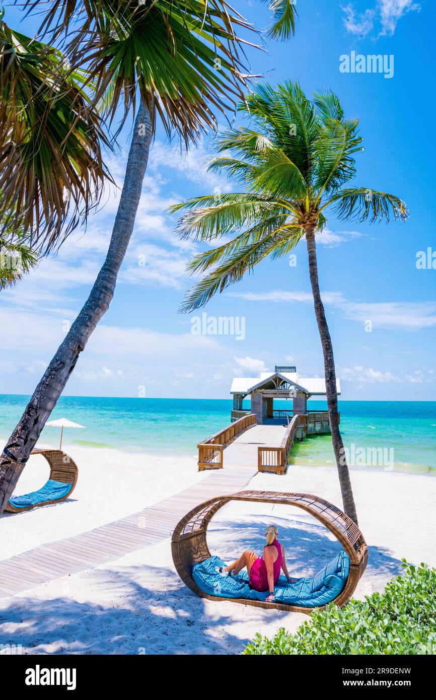 Playa tropical con muelle de madera Key West, Florida, Estados Unidos Foto de stock