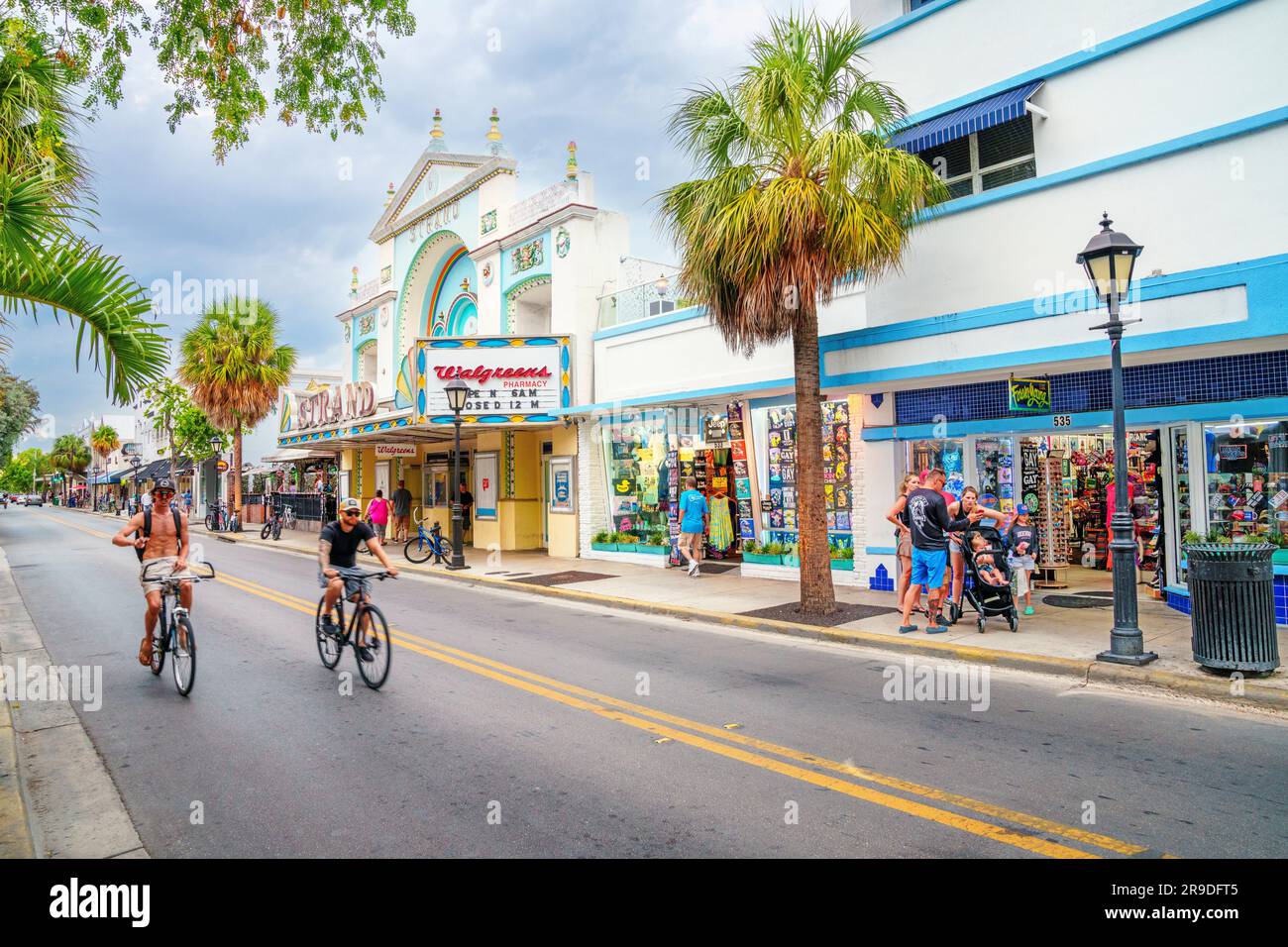 Duval Street, arquitectura típica famosa Key West, Florida, EE.UU Foto de stock