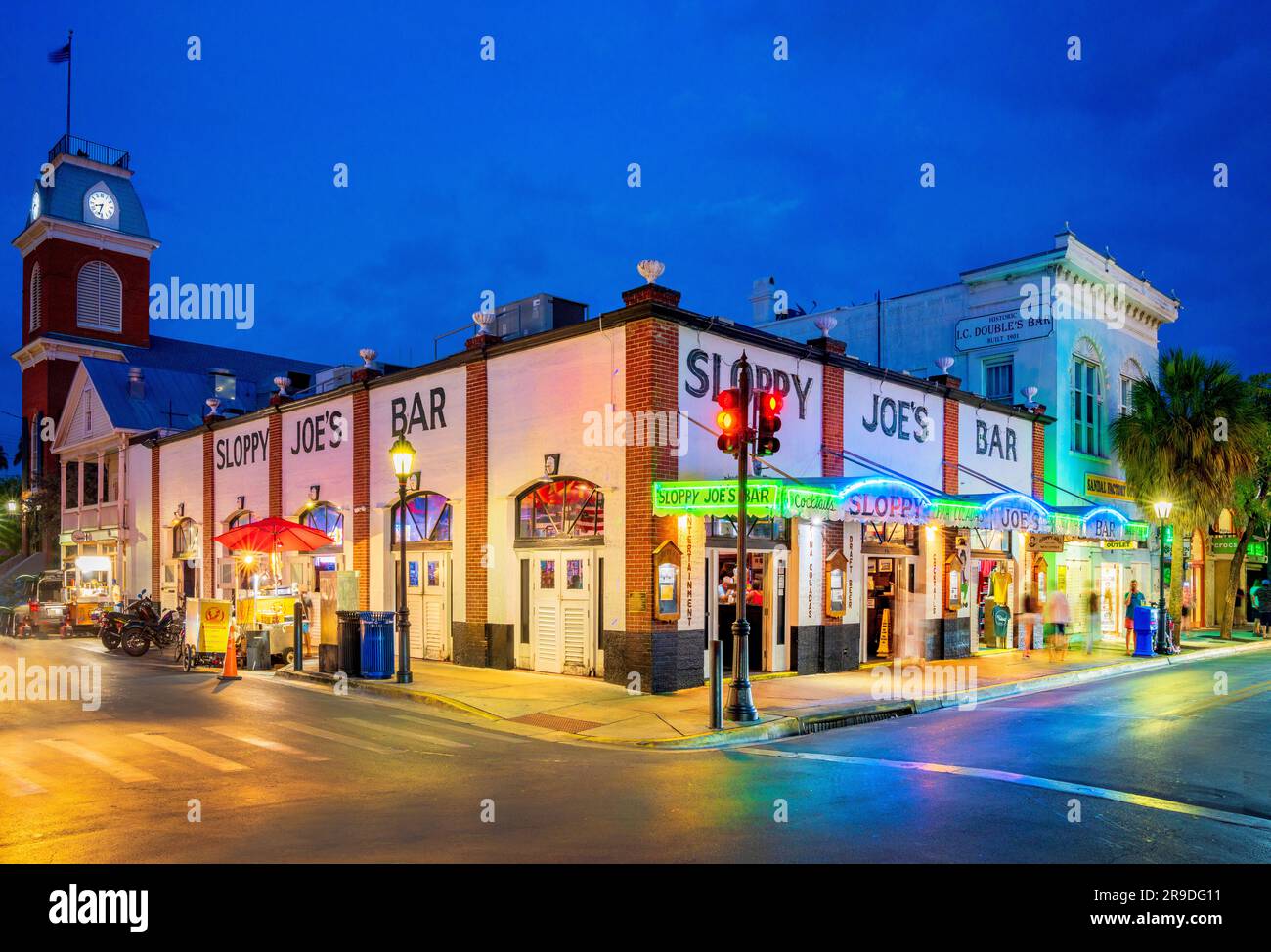 Duval Street, arquitectura típica famosa Key West, Florida, EE.UU Foto de stock