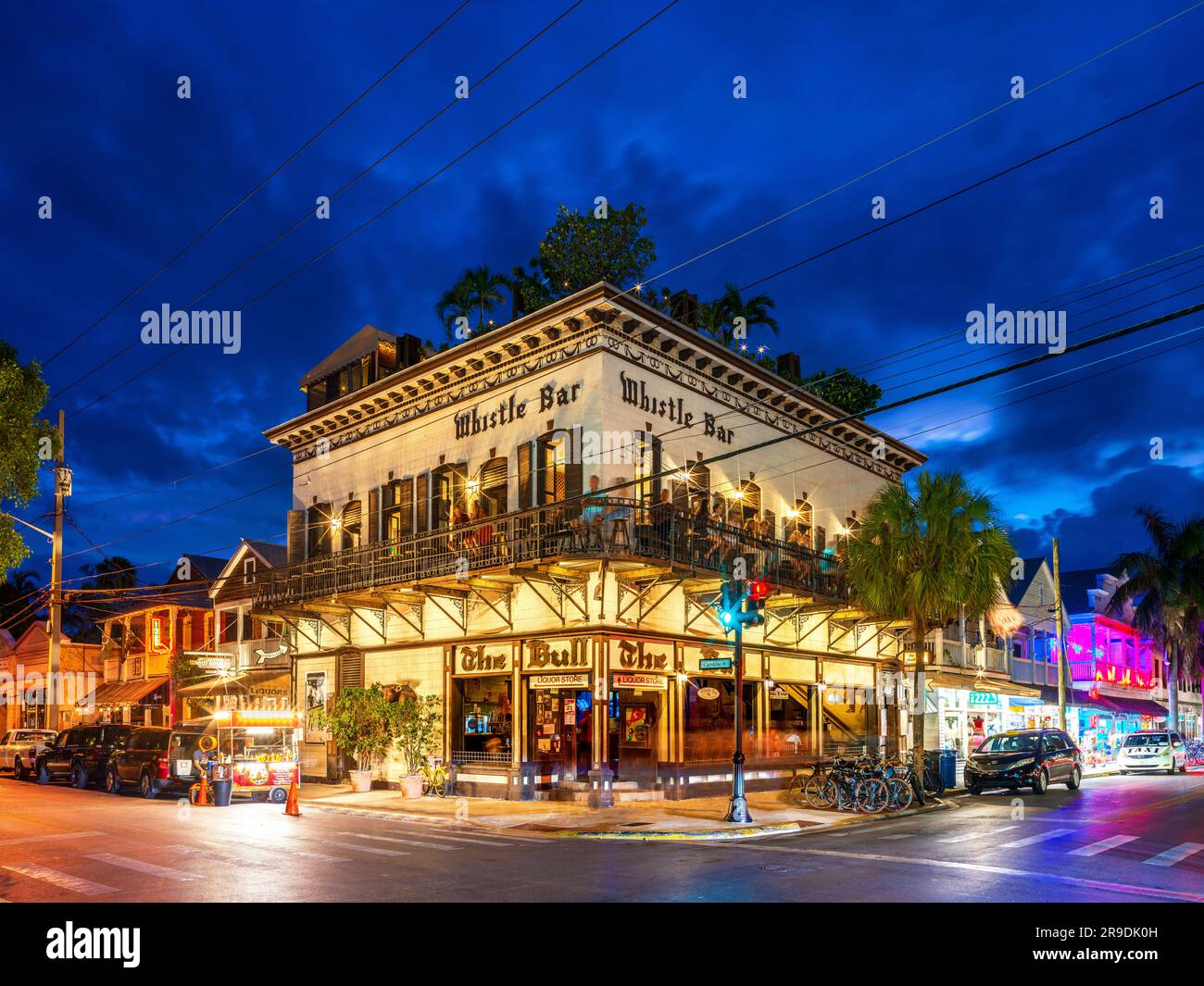 Duval Street, arquitectura típica famosa Key West, Florida, EE.UU Foto de stock