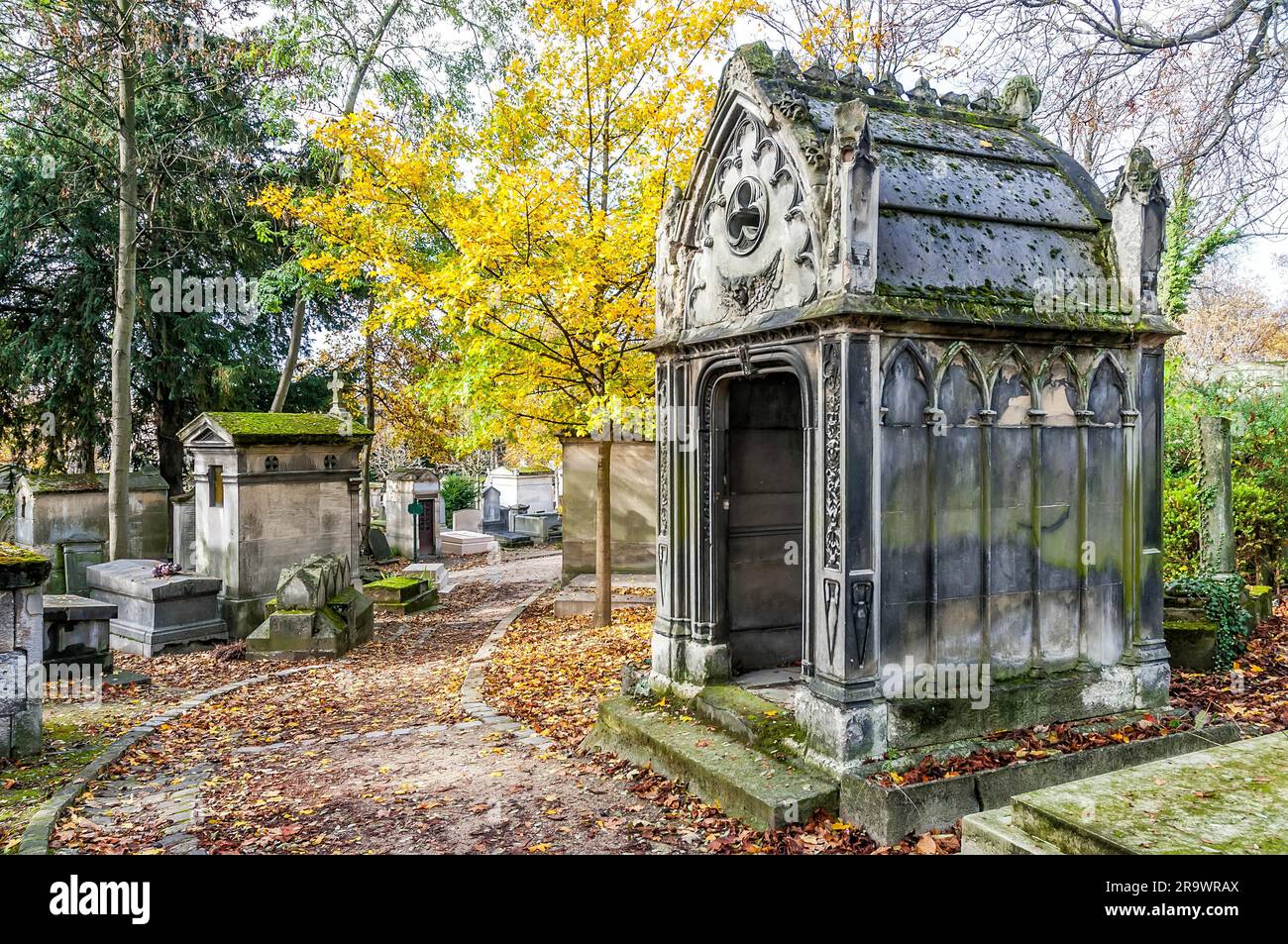 Una vista del Pere Lachaise, el cementerio más famoso con las tumbas de