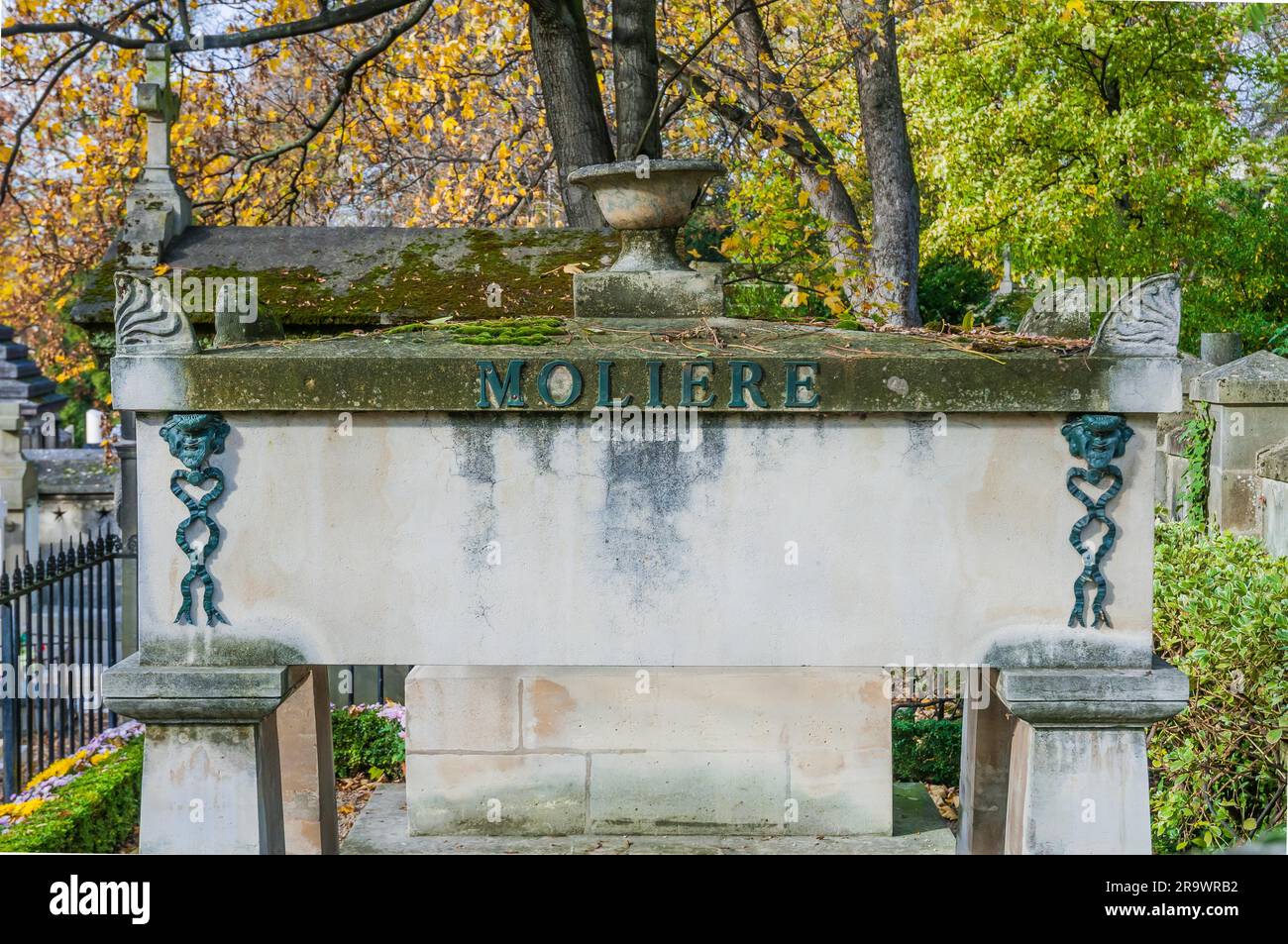 Tumba de Moliere en el Pere Lachaise, el cementerio más famoso con las
