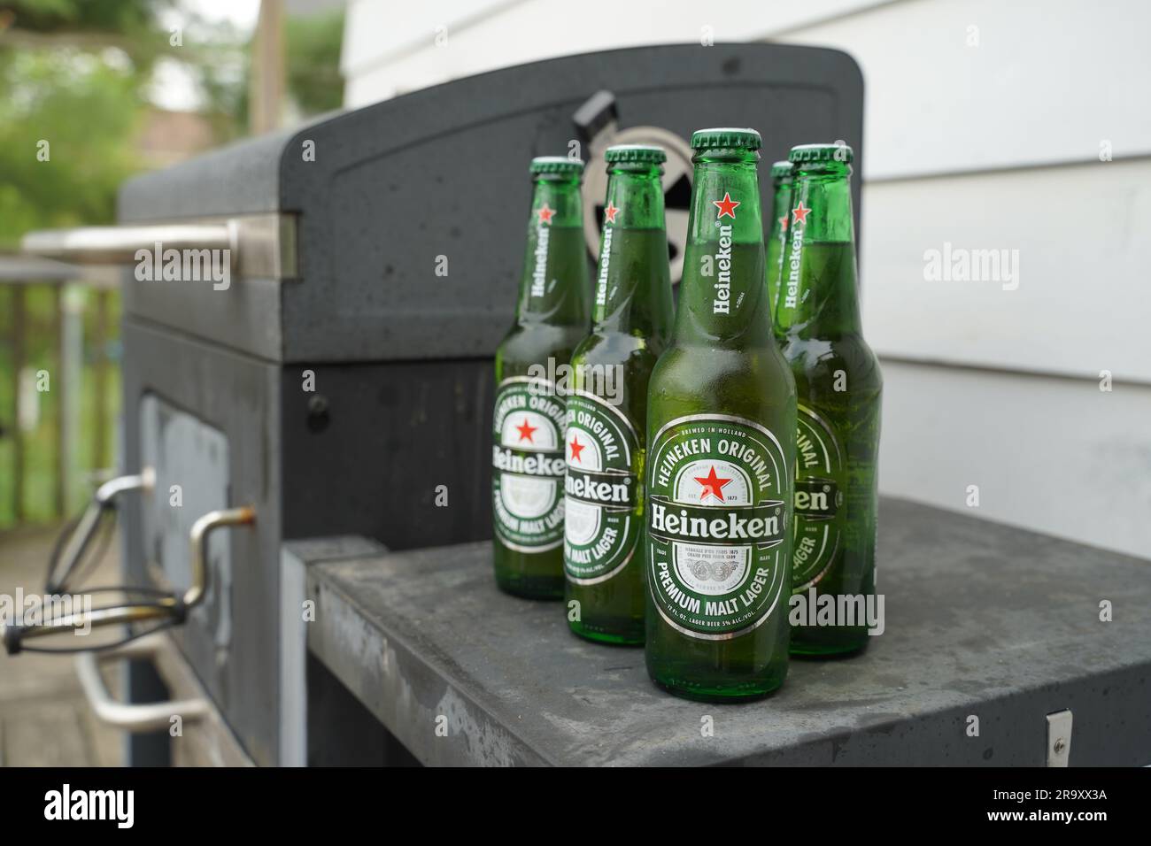Rockford, IL 27 june2023Heineken, cerveza. Una botella de cerveza
