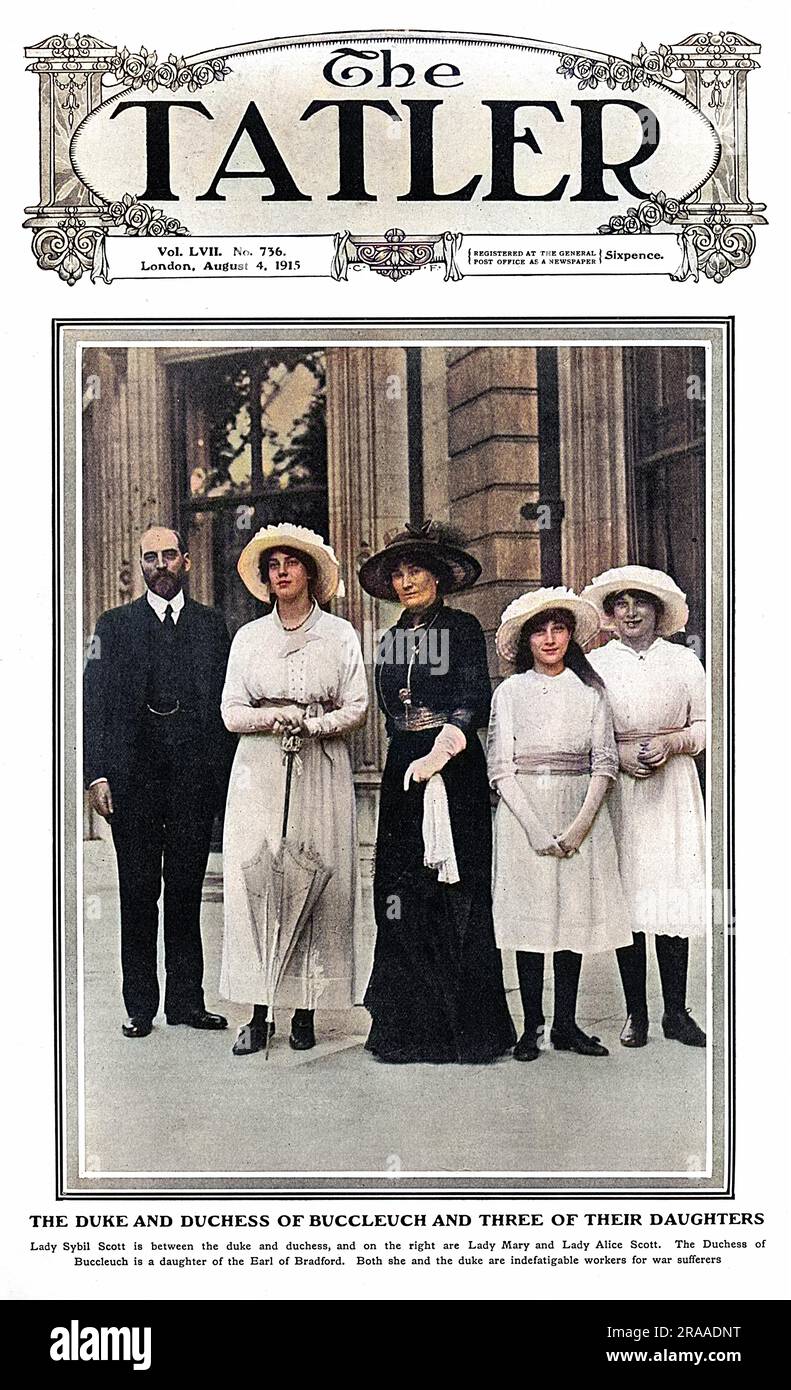 Portada del Tatler con una fotografía del duque y la duquesa de Buccleuch junto con tres de sus hijas, Lady Sybil Scott (entre el duque y la duquesa), Lady Mary y Lady Alice, que en 1935 se casaron con el príncipe Enrique, duque de Gloucester y se convertirían en la duquesa de Gloucester. Fecha: 1915 Foto de stock